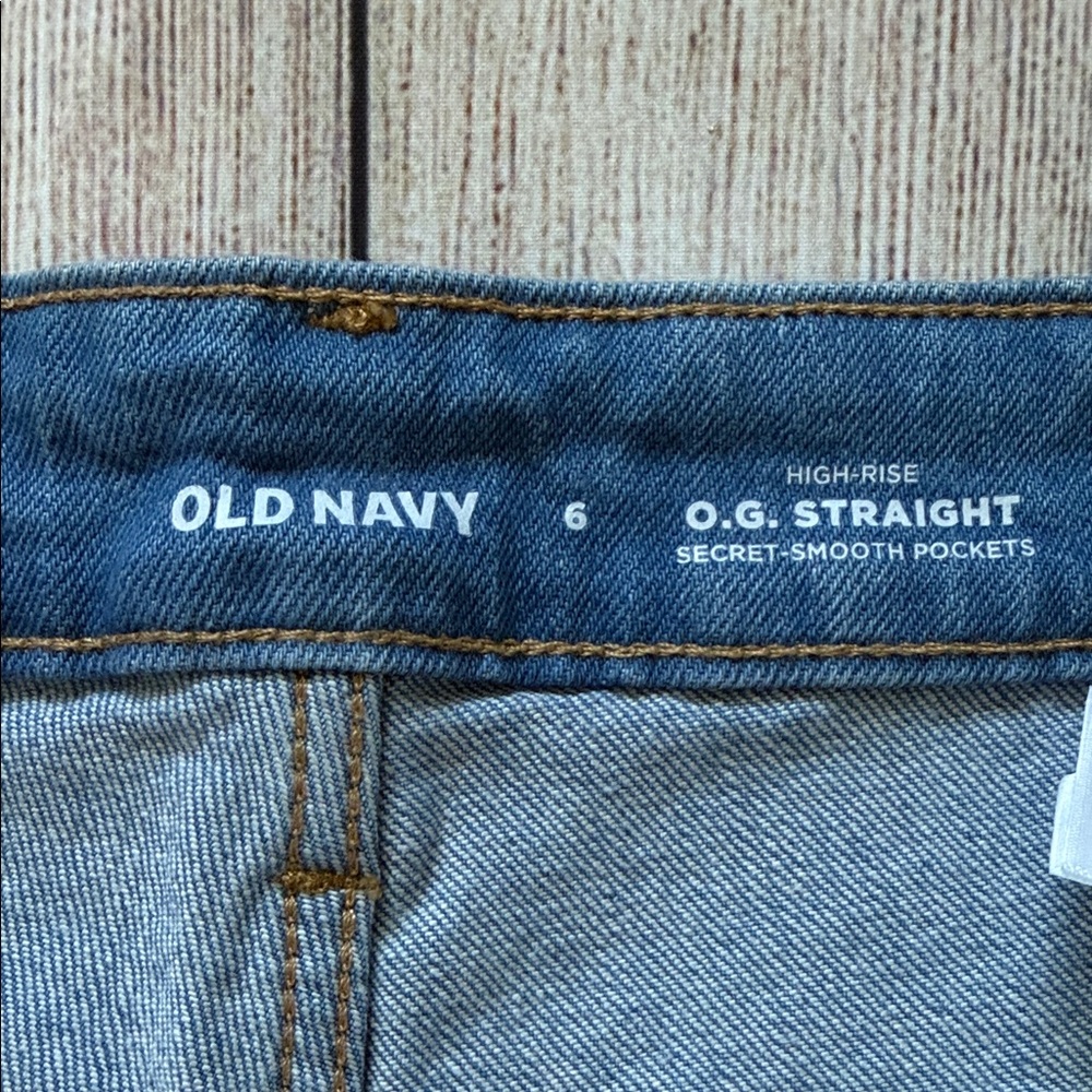 Old Navy Women's Light Blue Jean Shorts - Picture 2 of 6